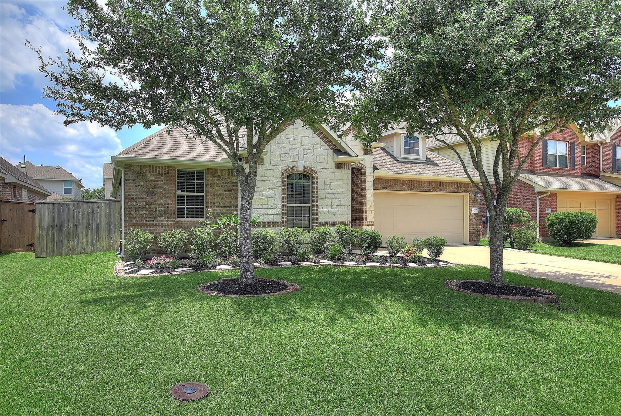 2203 Summit Pass Lane
