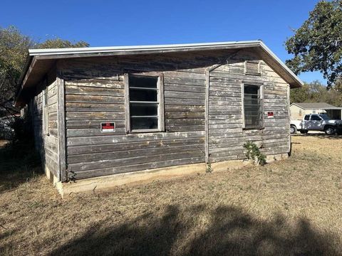 Homes For Sale - 710 E Walnut Street<br/> Nocona, TX 76255