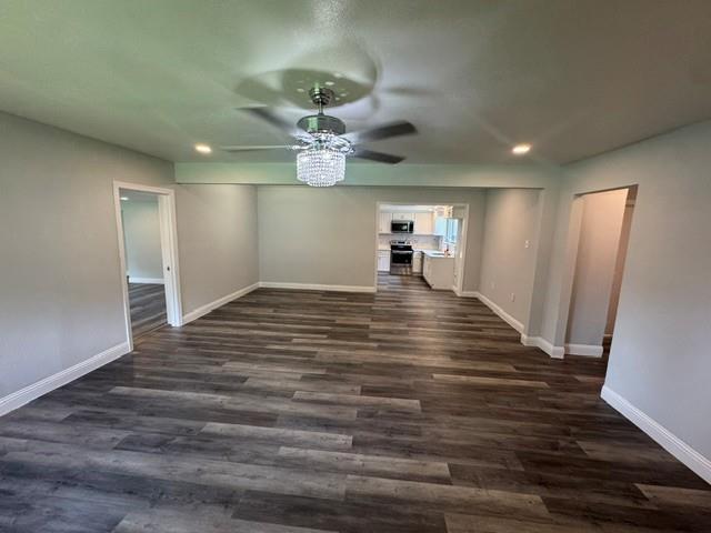 1607 W Houston Dr