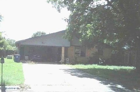 Photo of 204 Circle Drive, Winters, TX 79567 (MLS # 36213090)