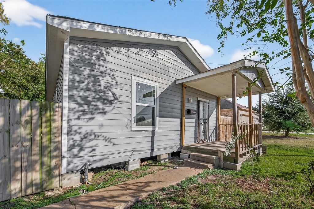 Photo of 8211 Parnell Street, Houston, TX 77051 (MLS # 5180605)