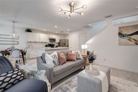35 N Walden Elms Circle The Woodlands TX 77382