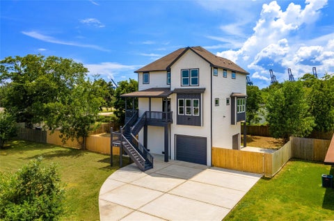 Photo of 607 E Forest Avenue, Shoreacres, TX 77571 (MLS # 82135355)