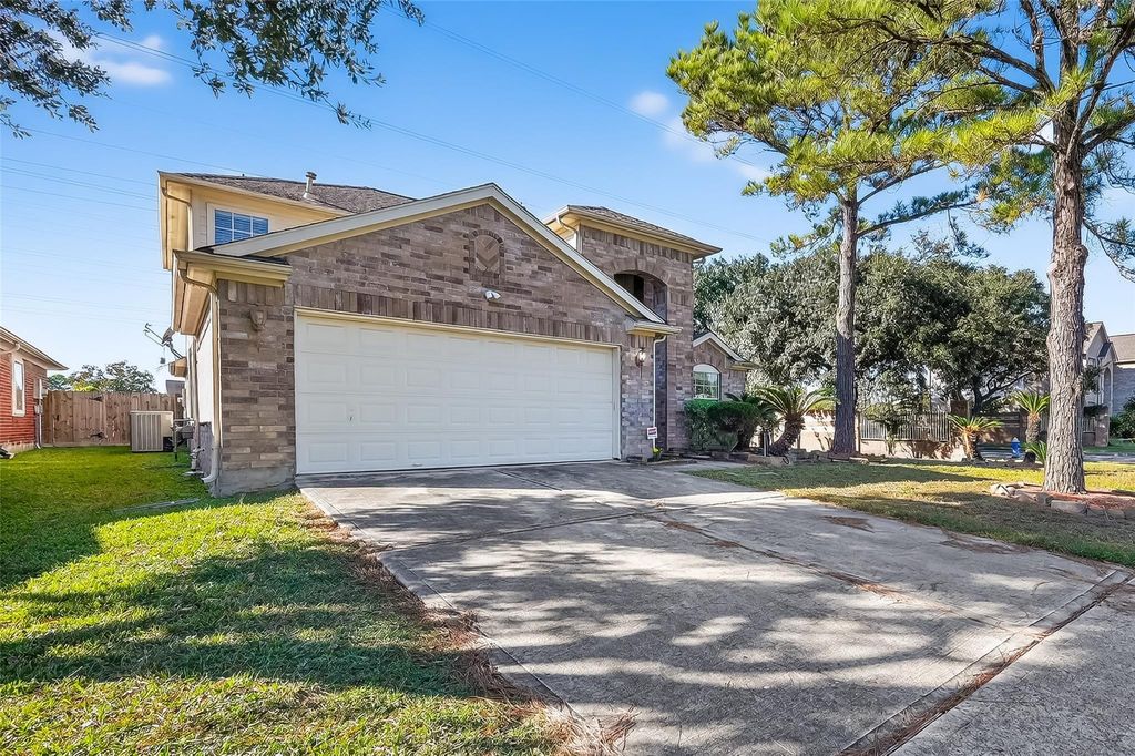 Photo of 10127 Elm Knoll Trail, Houston, TX 77064 (MLS # 48557859)