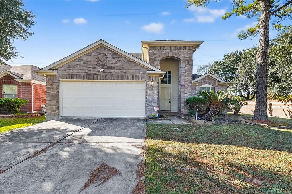 Photo of 10127 Elm Knoll Trail, Houston, TX 77064 (MLS # 48557859)