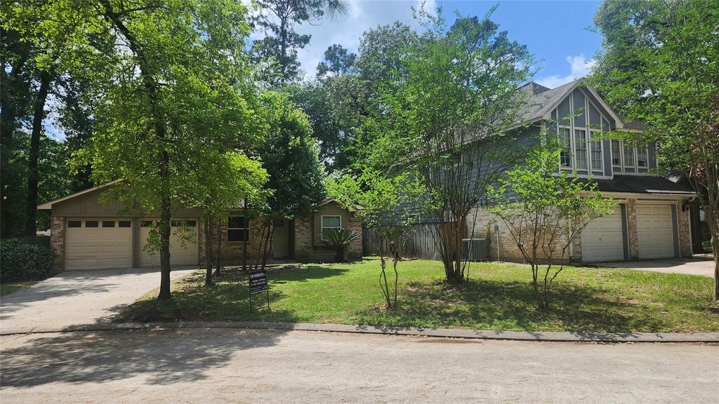 Photo of 6 Rain Walk Ct, The Woodlands, TX 77380 (MLS # 30664436)