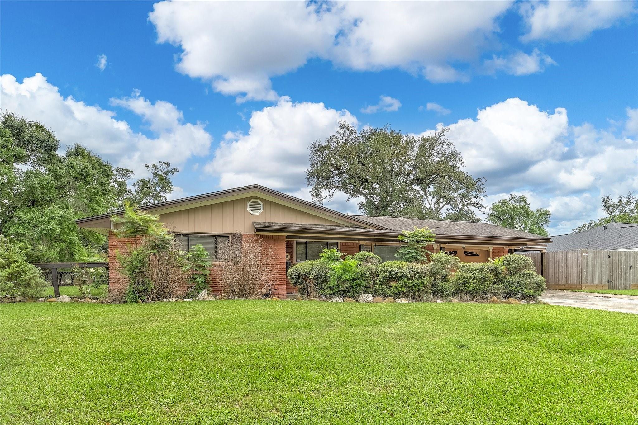 112 Persimmon Lane