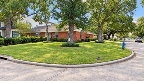 Photo of 3102 Newcastle Drive, Houston, TX 77027 (MLS # 92503542)