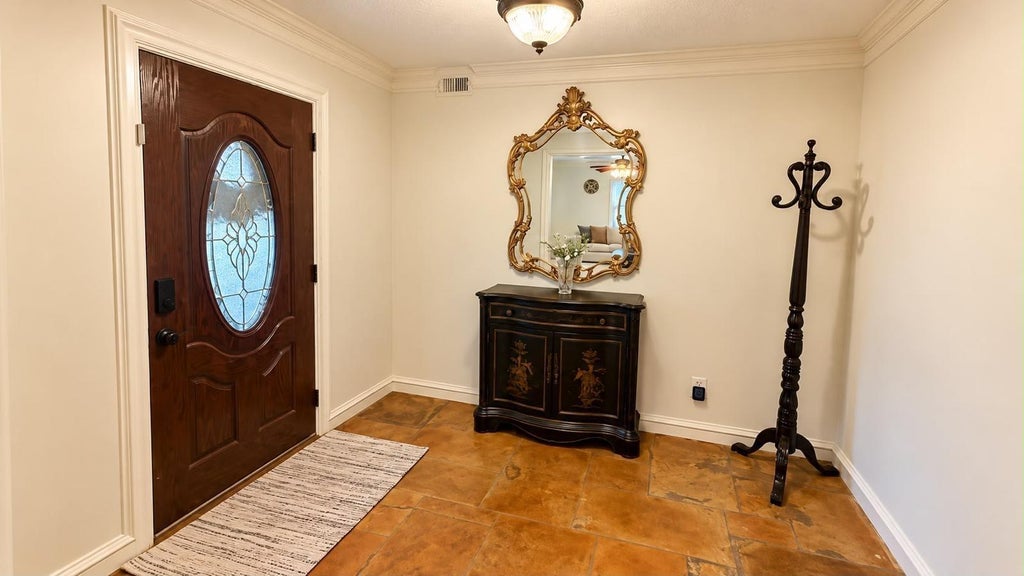 Photo of 3102 Newcastle Drive, Houston, TX 77027 (MLS # 92503542)