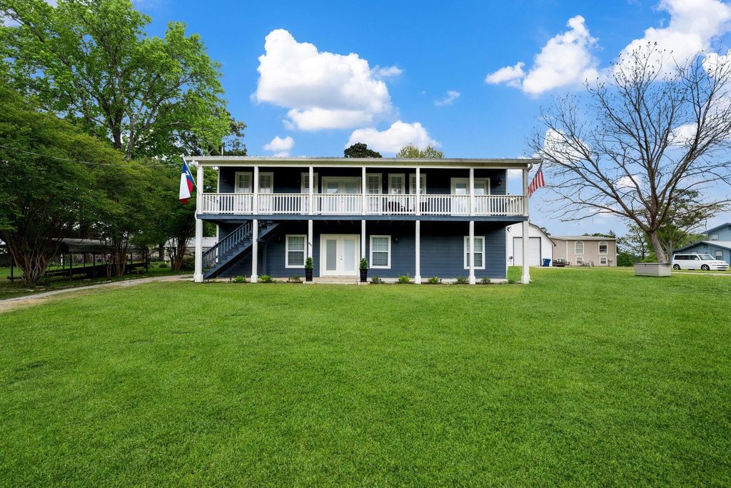 Photo of 801 Commodore Drive, Livingston, TX 77351 (MLS # 95422195)