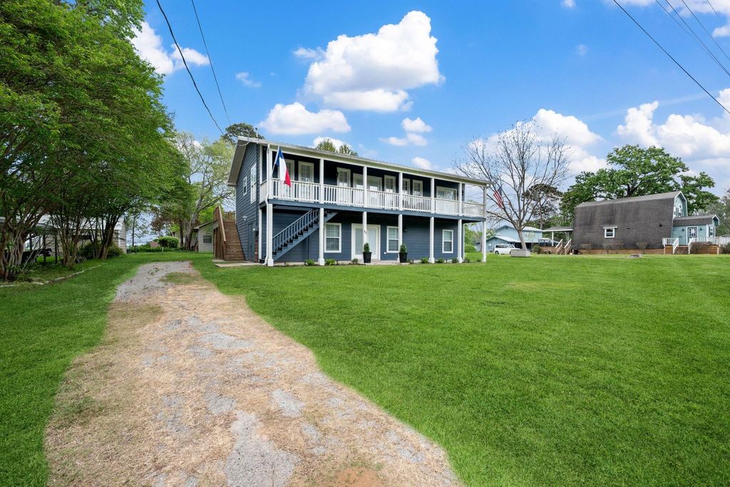 Photo of 801 Commodore Drive, Livingston, TX 77351 (MLS # 95422195)