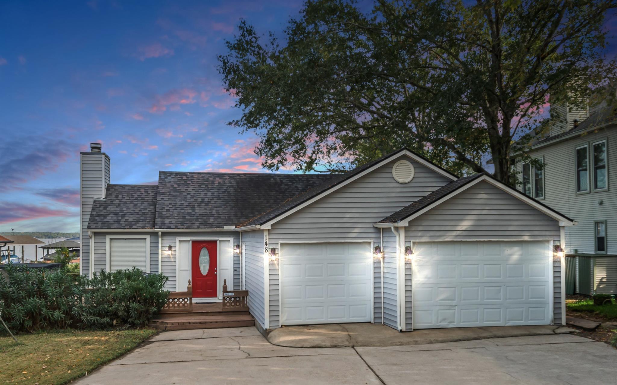 148 Clear Water Street W