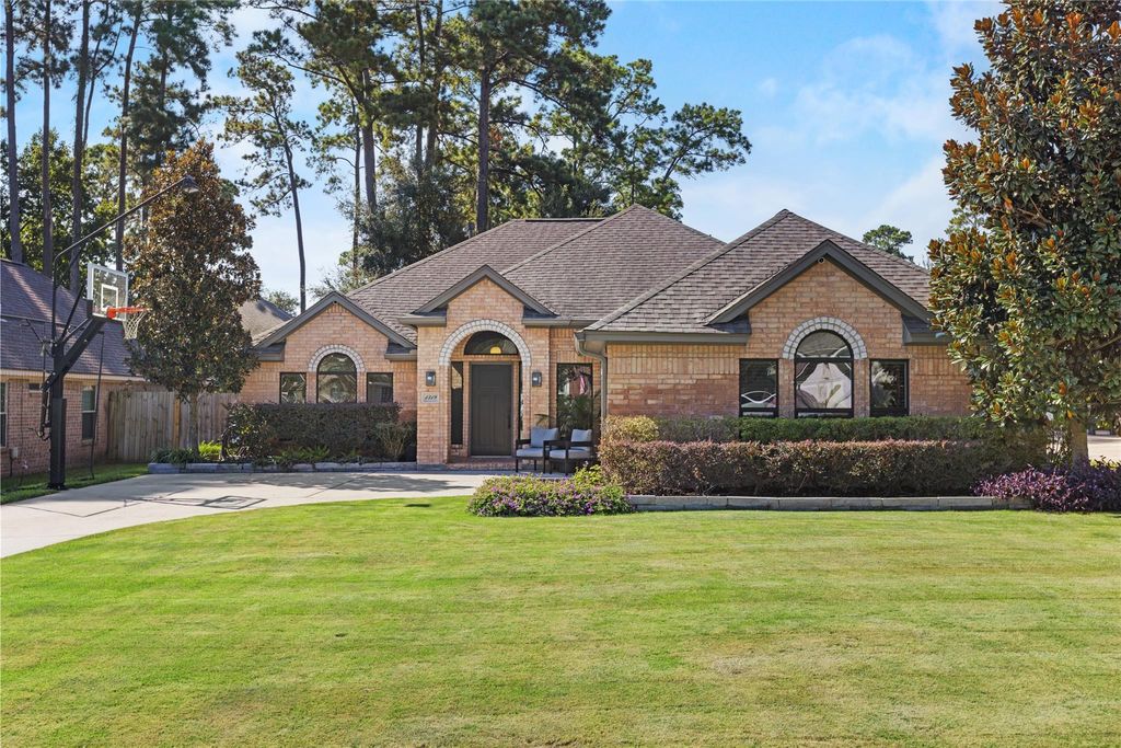 Photo of 1319 Pine Trl Trl, Tomball, TX 77375 (MLS # 22392206)