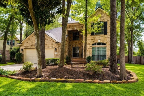 Photo of 98 W Knightsbridge Drive, The Woodlands, TX 77385 (MLS # 94647710)