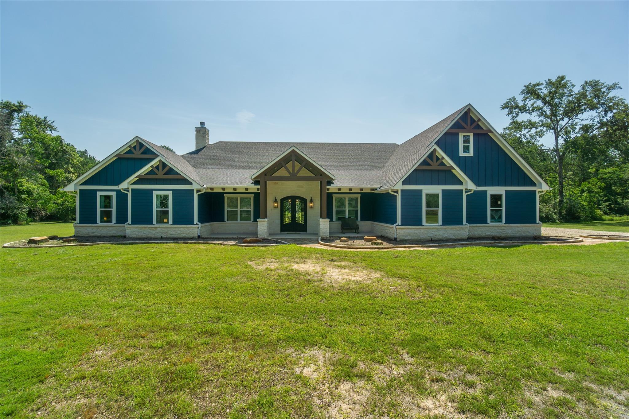 26958 Forest Hills Drive