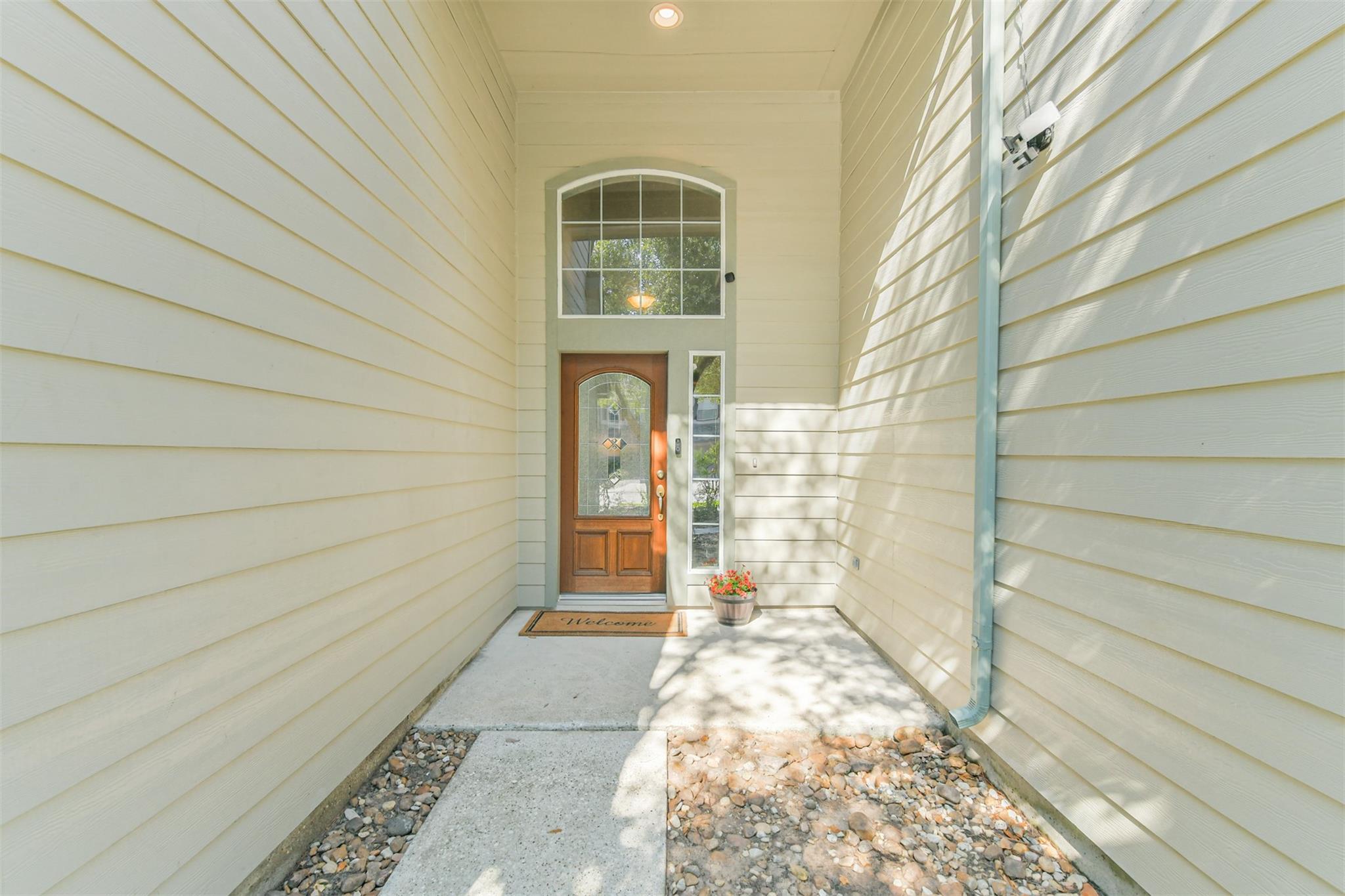 102 W Twinvale Loop