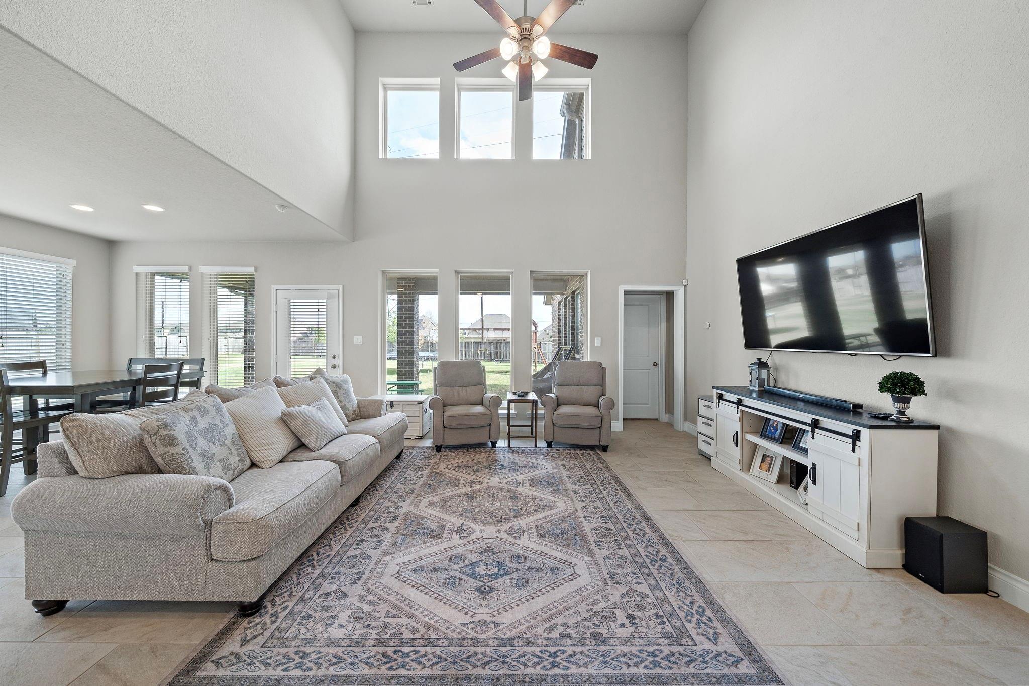 6902 N Elmwood Trail