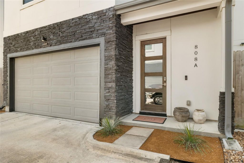 Photo of 808 Woodcrest Drive #A, Houston, TX 77018 (MLS # 42585371)