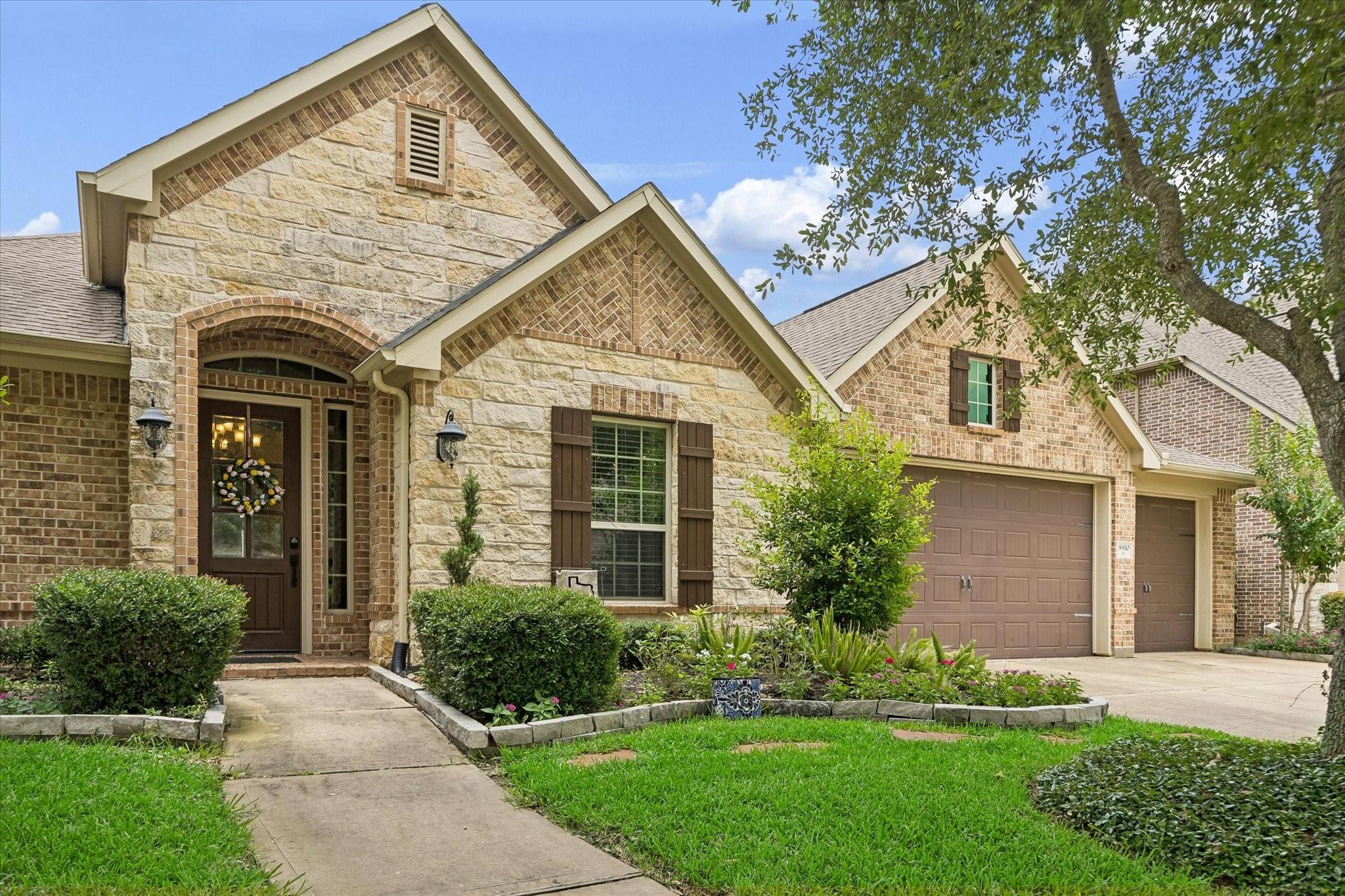 8810 Purdy Crescent Trail