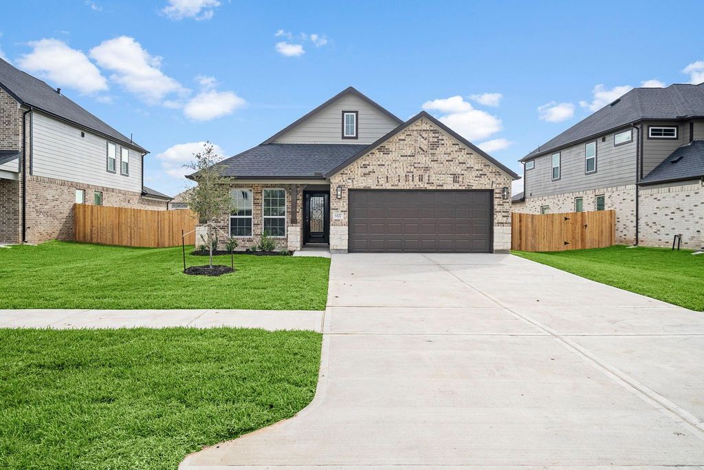 Photo of 3327 Tilley Dr Dr, Roenberg, TX 77471 (MLS # 90554723)