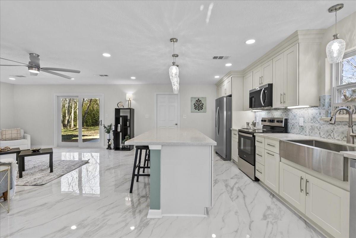 12219 Oakline Drive
