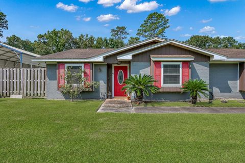 Photo of 9 Slover Drive, Dayton, TX 77535 (MLS # 41014741)