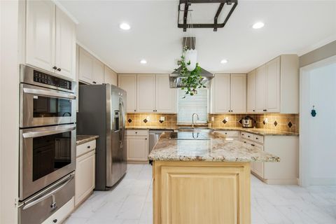 Tiny photo for 354 Tealwood Drive, Houston, TX 77024 (MLS # 8550812)