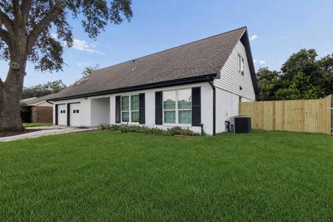 Photo of 10423 Quiet Hill Road, La Porte, TX 77571 (MLS # 5298438)
