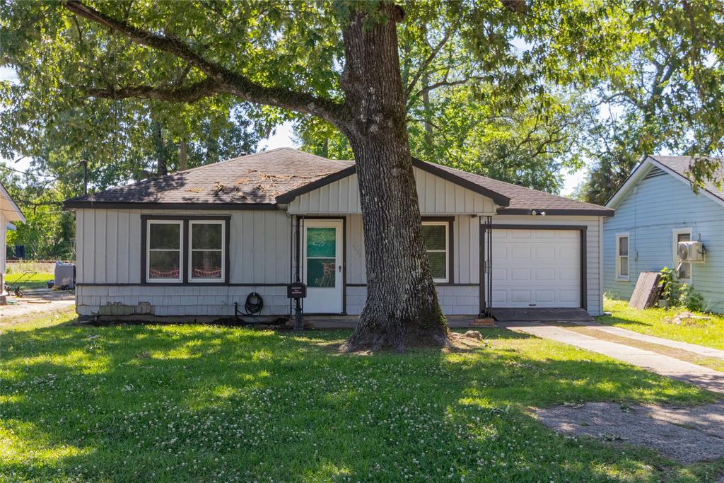 Photo of 4425 Harding Drive, Beaumont, TX 77703 (MLS # 85270510)