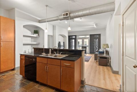 Photo of 1901 Post Oak Boulevard #2407, Houston, TX 77056 (MLS # 38226684)