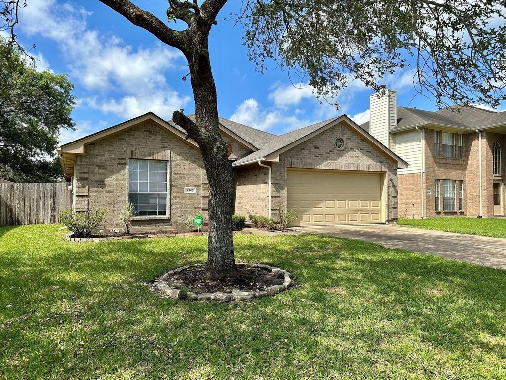 Photo of 4542 Reams Lane, Fresno, TX 77545 (MLS # 67521428)
