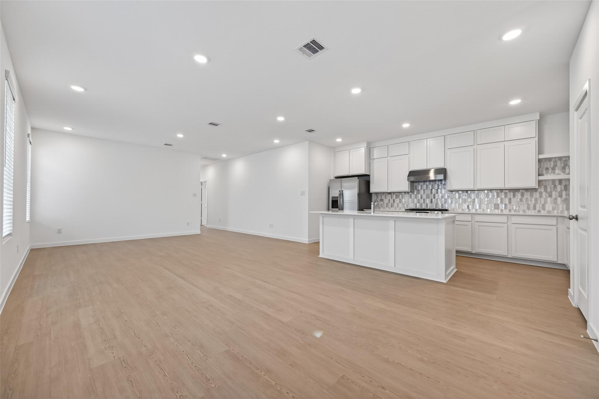 27435 Sunterra Village Dr
