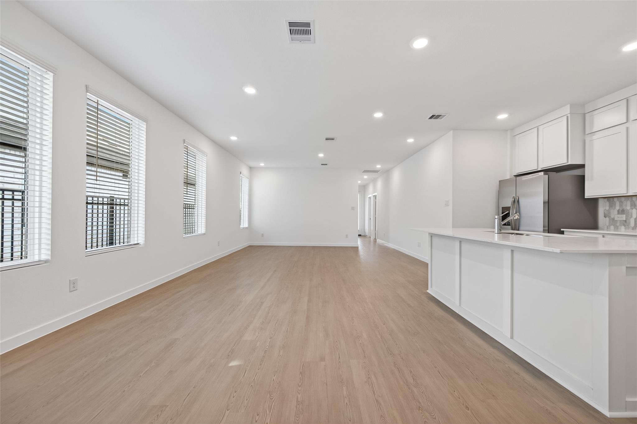 27435 Sunterra Village Dr