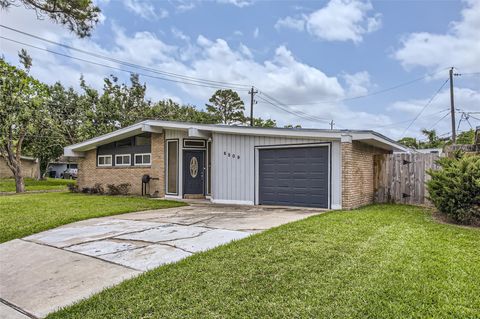 Photo of 6509 Birdwood Road, Houston, TX 77074 (MLS # 13431335)