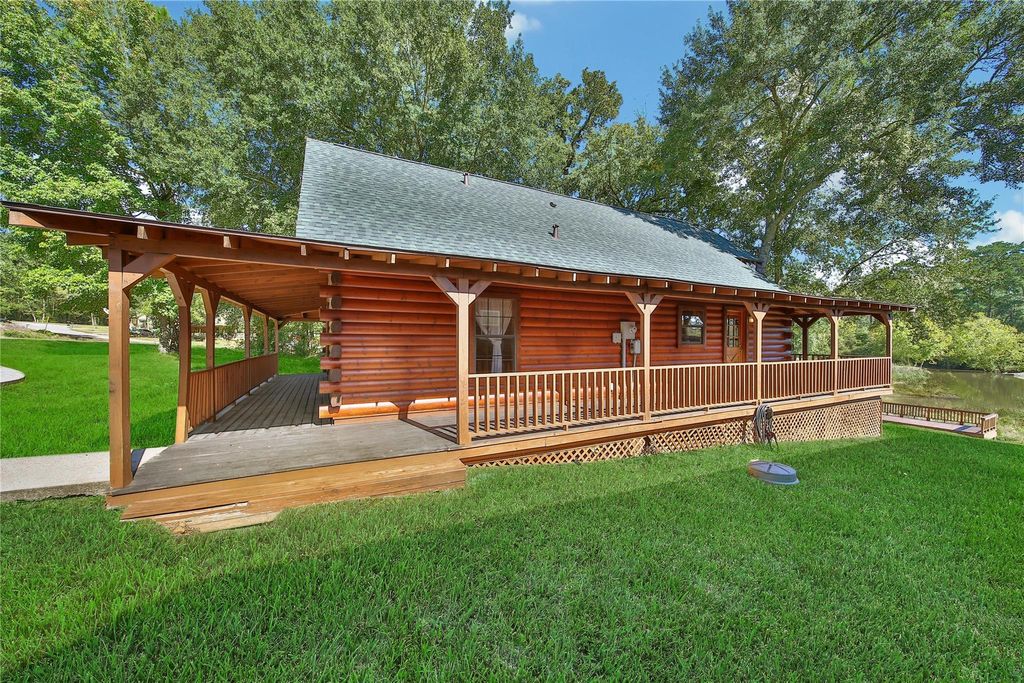 Photo of 76 Hunters Creek Drive, Huntsville, TX 77340 (MLS # 84437430)