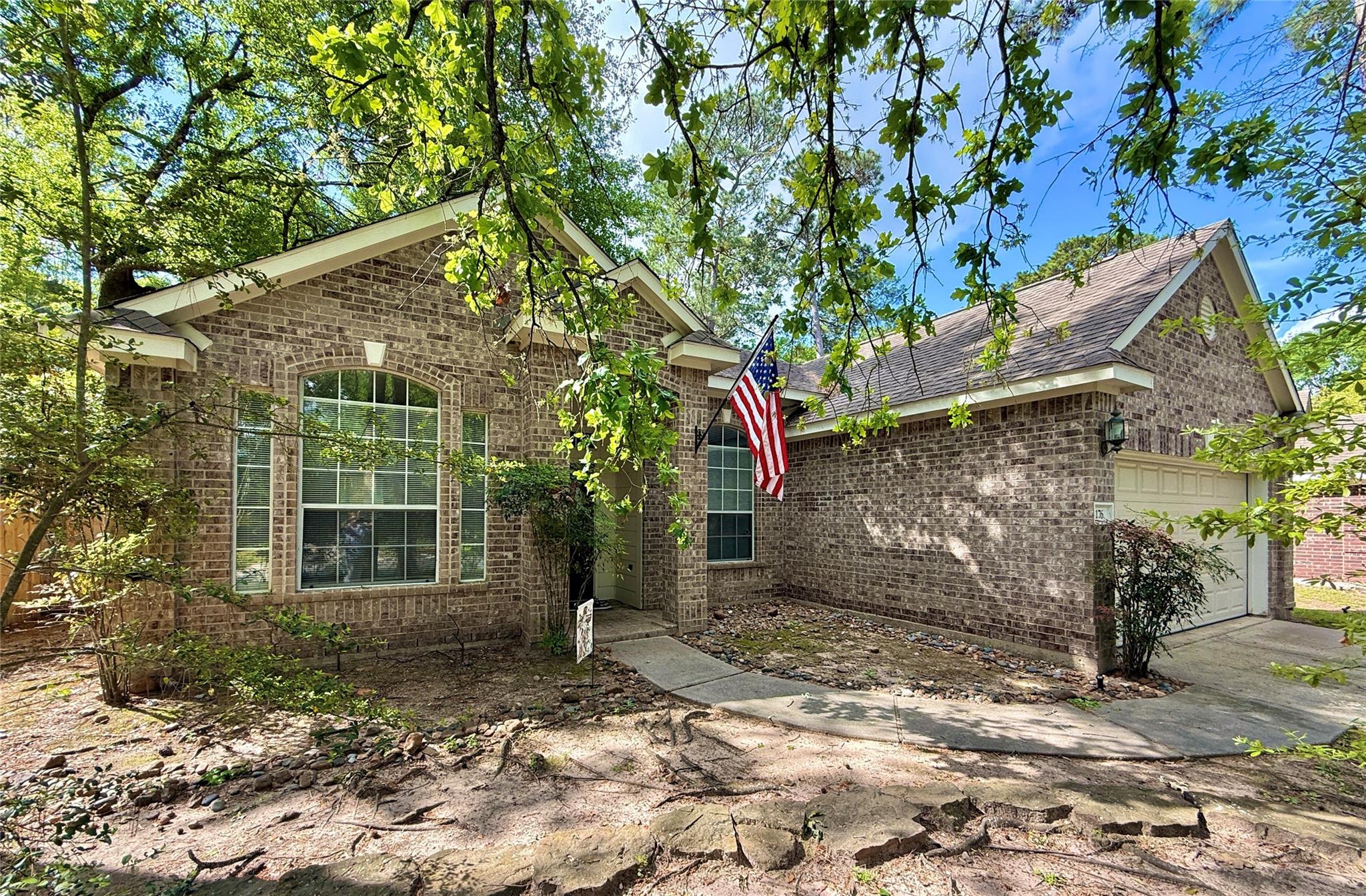 176 S Hollylaurel Circle