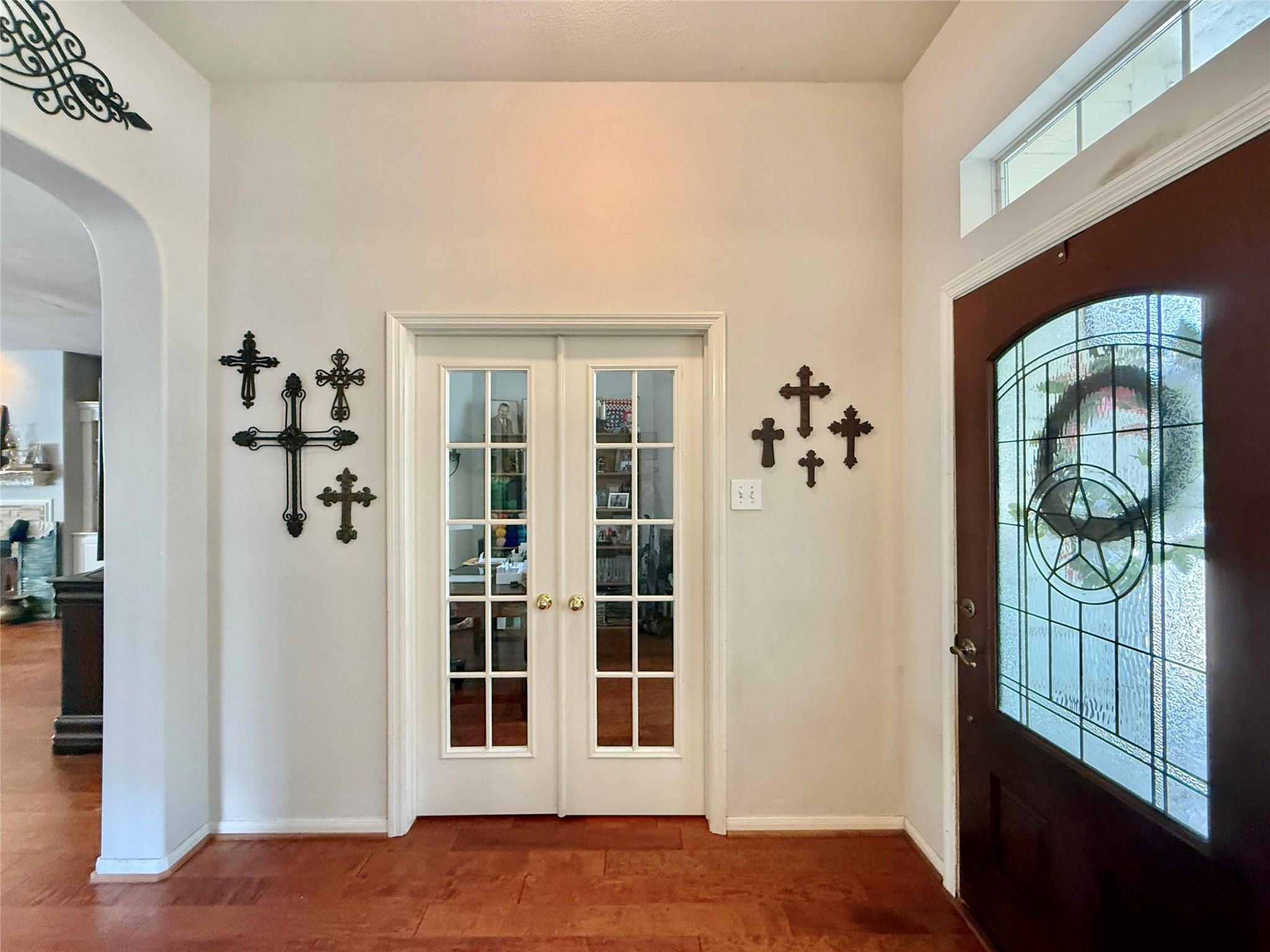 176 S Hollylaurel Circle