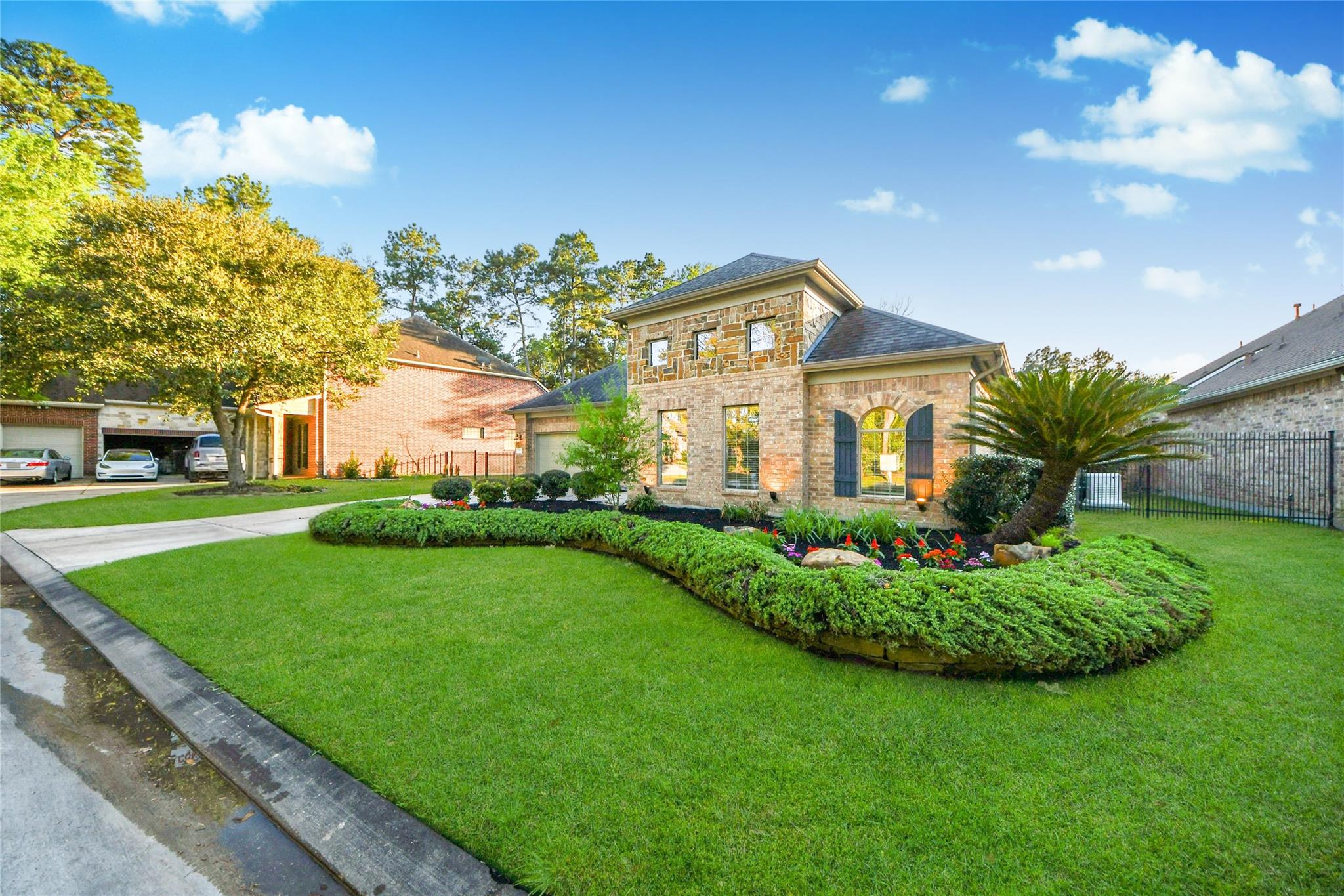 7 Dunwood Springs Court