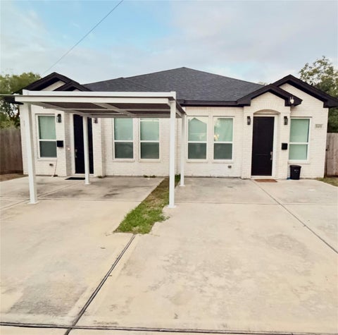 Photo of 3549 Amos Street #B, Houston, TX 77021 (MLS # 32070572)
