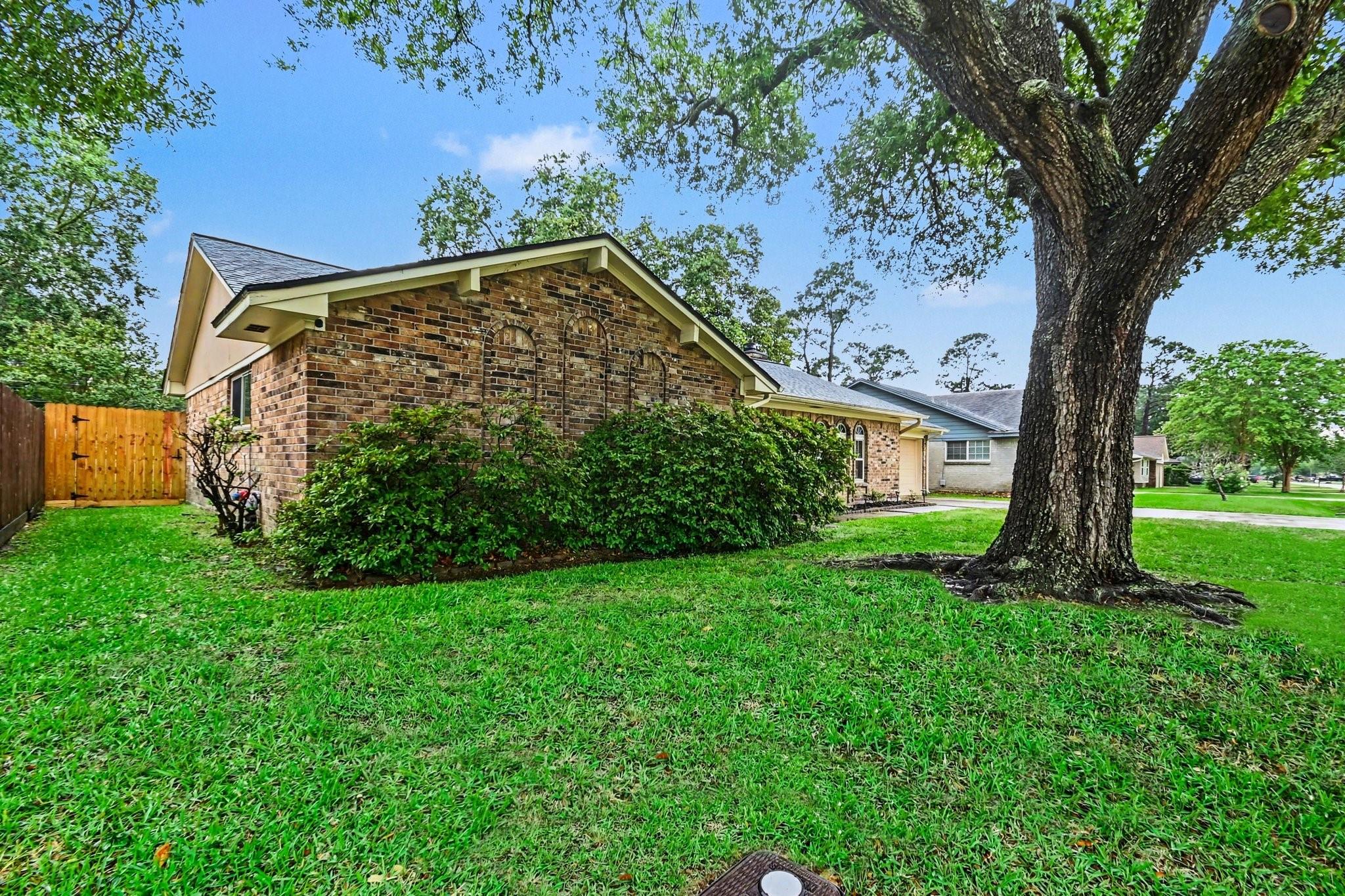 9942 Bayou Woods Drive