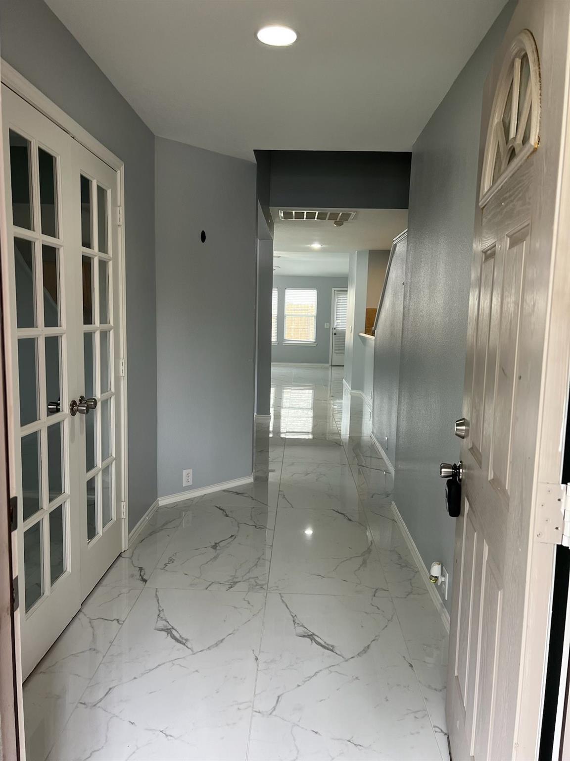 5702 La Crema