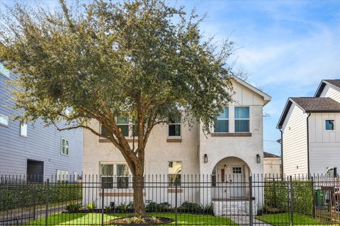 Photo of 2410 Truxillo Street, Houston, TX 77004 (MLS # 84937694)