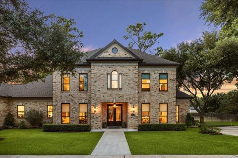 Photo of 4 W Shady Lane, Houston, TX 77063 (MLS # 18173524)