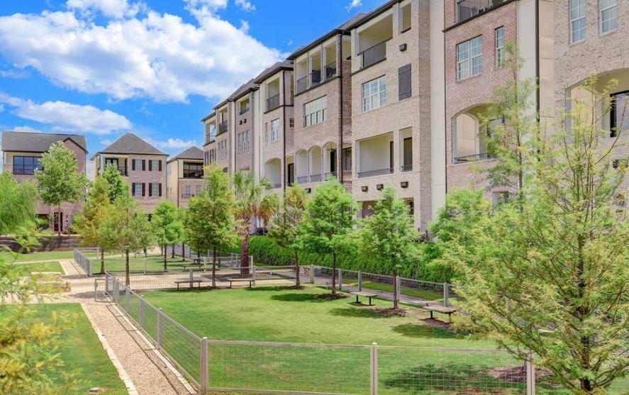 6120 Cottage Grove Lake Drive