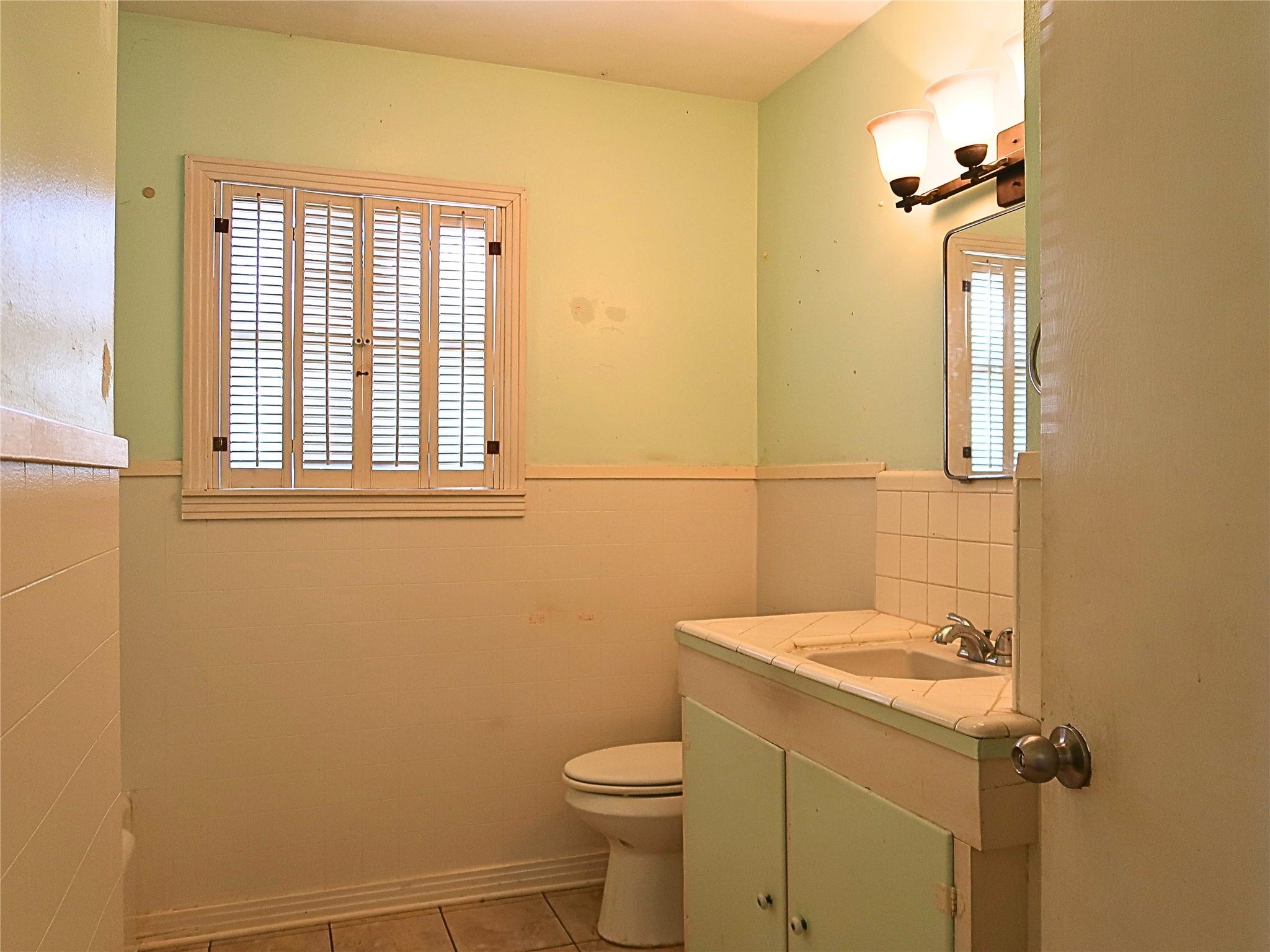 Baytown, Texas 77520, United States, 3 Bedrooms Bedrooms, ,2 BathroomsBathrooms,Residential,Active,219090