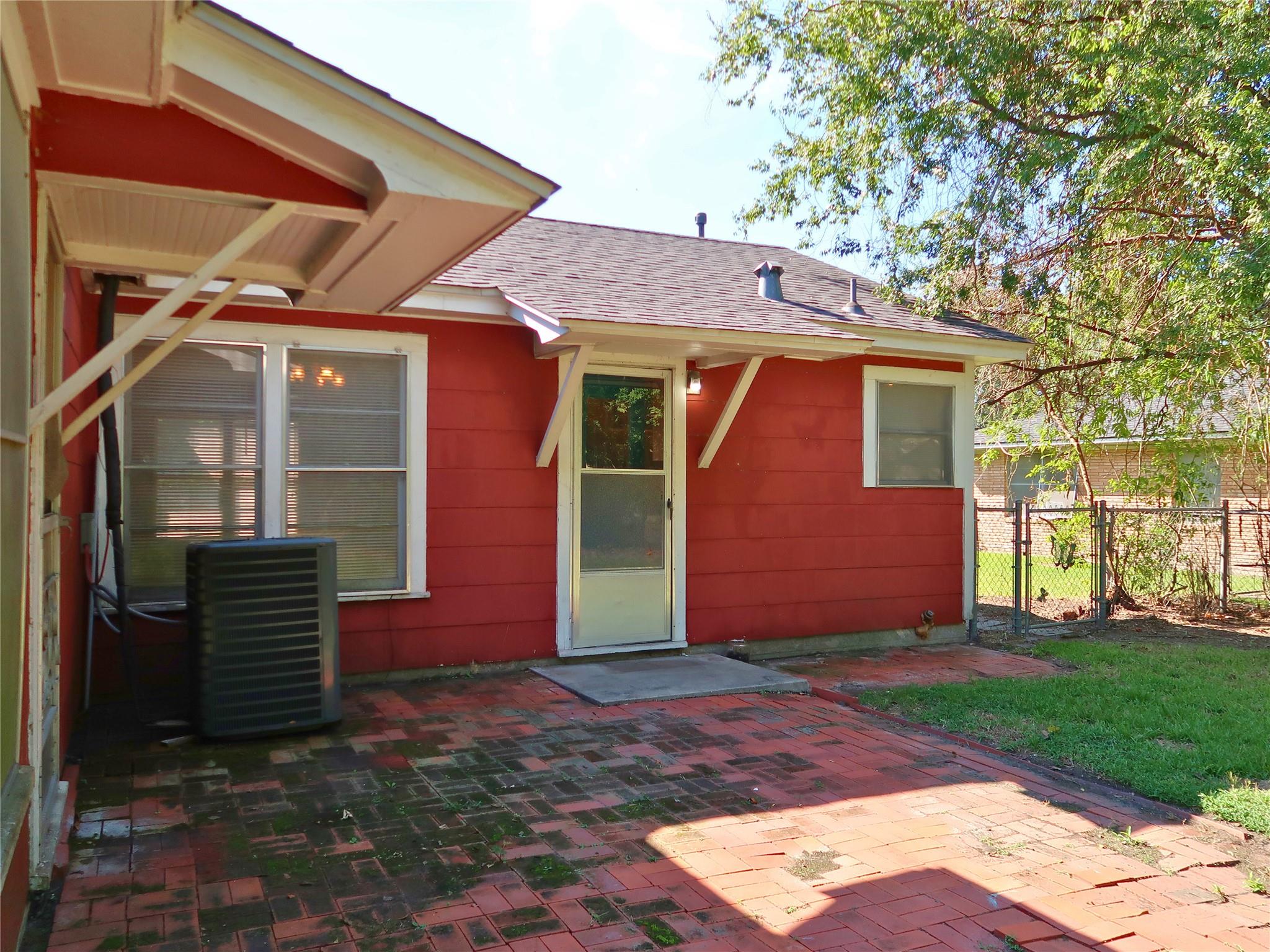 Baytown, Texas 77520, United States, 3 Bedrooms Bedrooms, ,2 BathroomsBathrooms,Residential,Active,219090