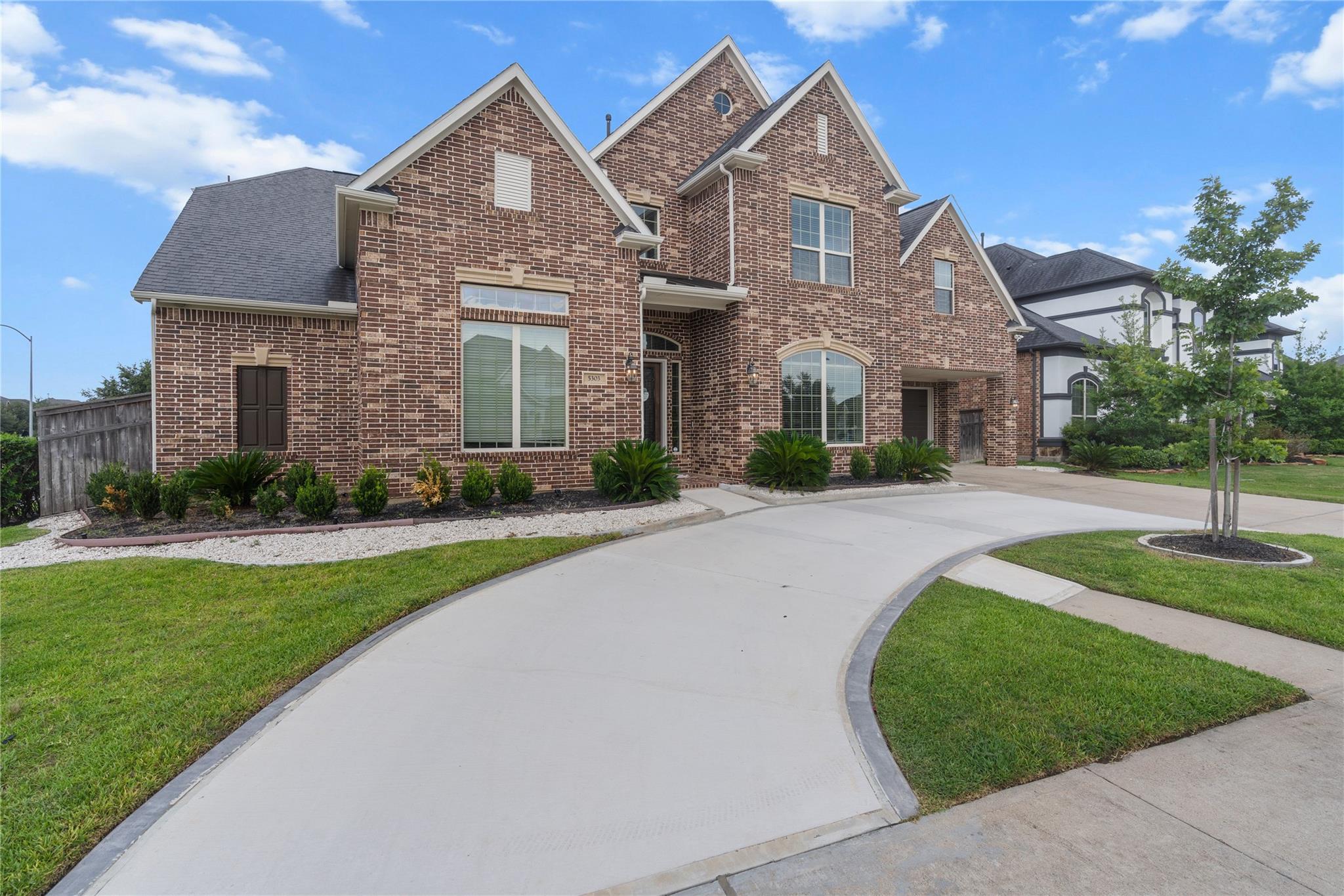 5303 Briarcliff Lane