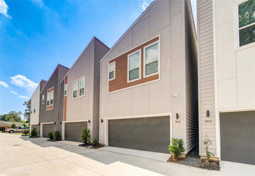 Photo of 564 Janisch Road, Houston, TX 77018 (MLS # 80112570)