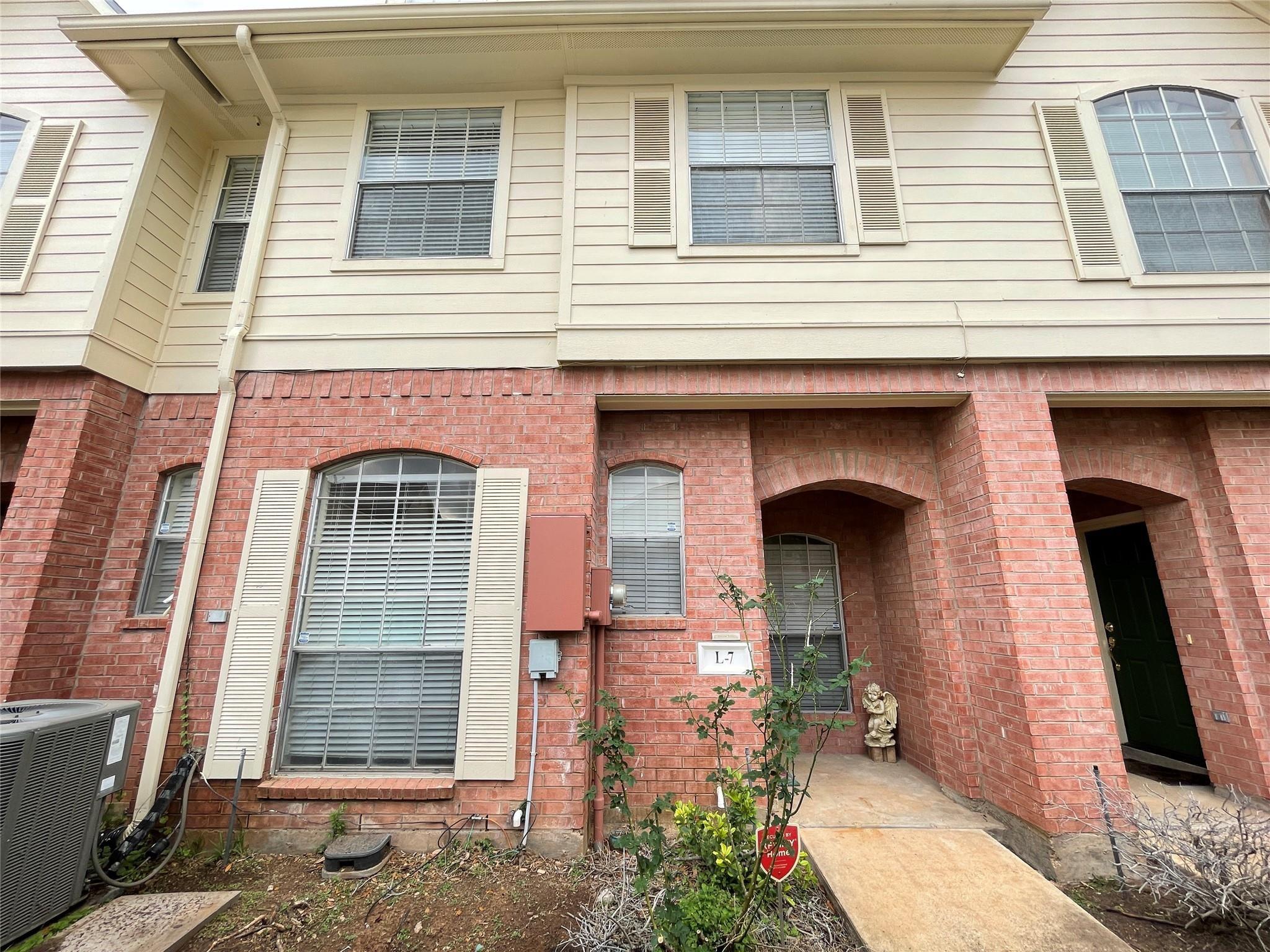 2710 Grants Lake Boulevard L7