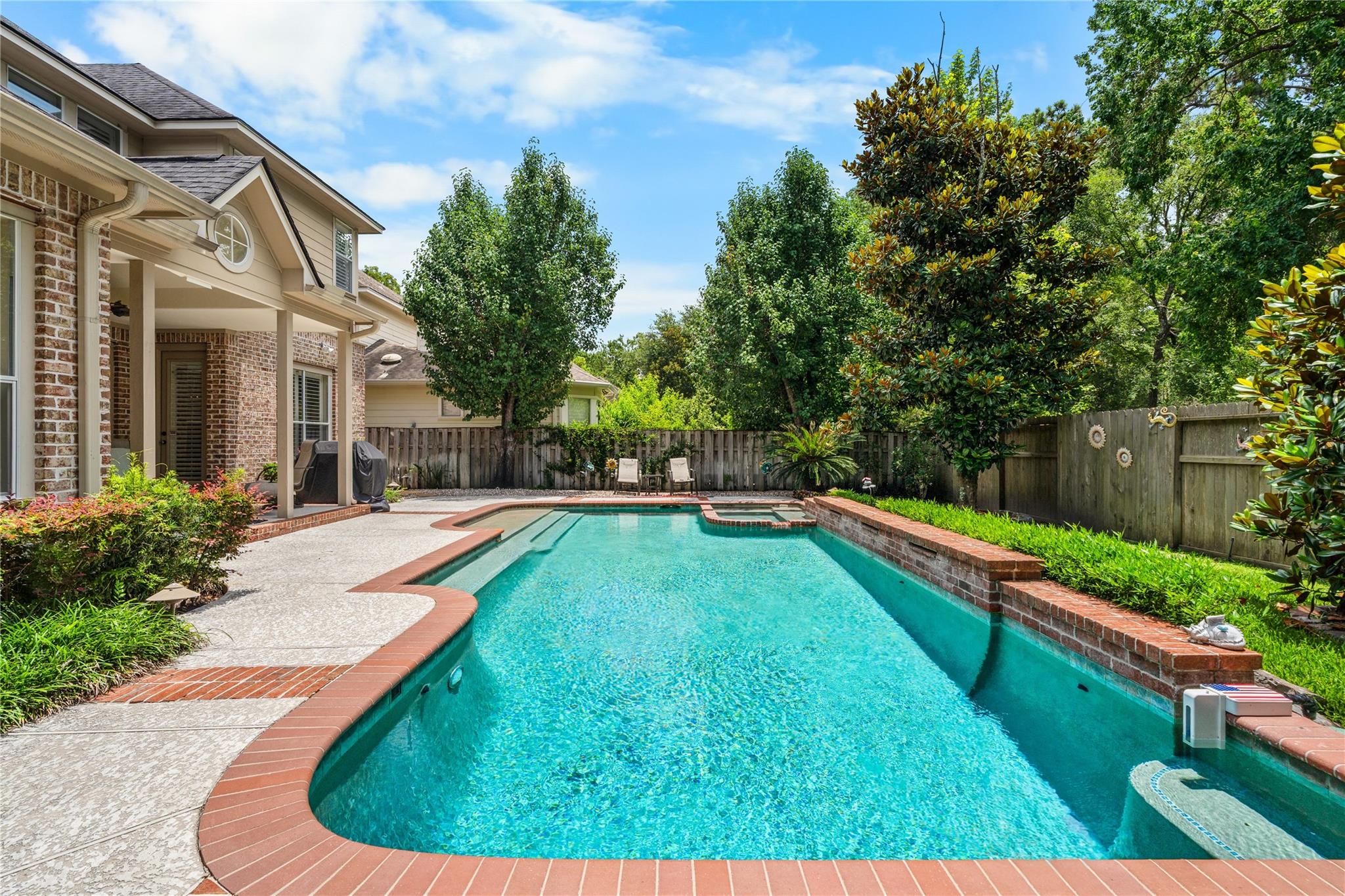 131 E Beckonvale Circle